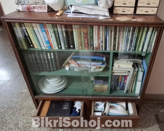 কাঠের ব্যবহৃত শোকেস